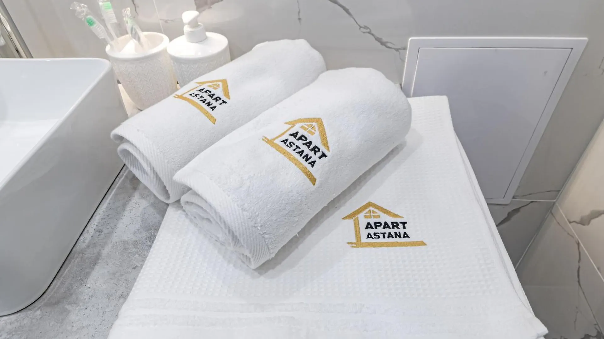 Apartment Apart Astana, Жк Сыганак, Д 32 Рядом С Хан-Шатыром